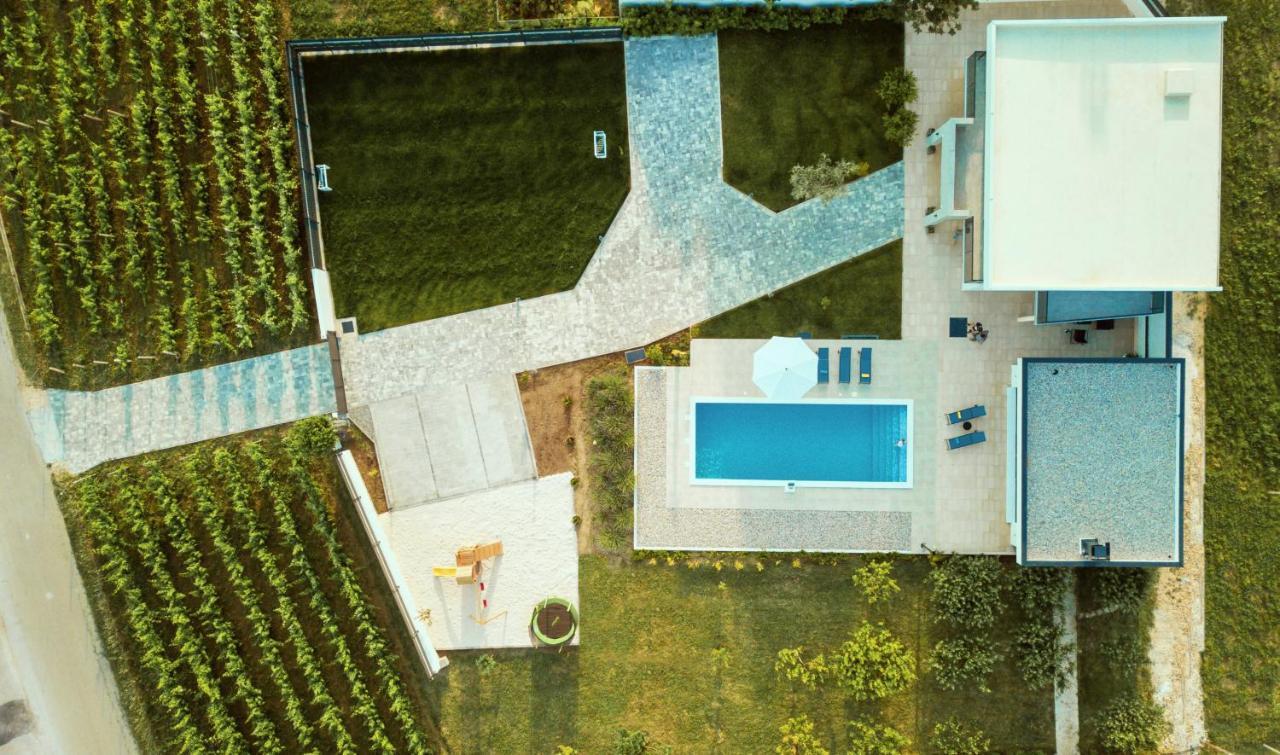 Villa Lukrecia, Luxury Villa In Imotski-Makarska Donji Prolozac Exterior photo